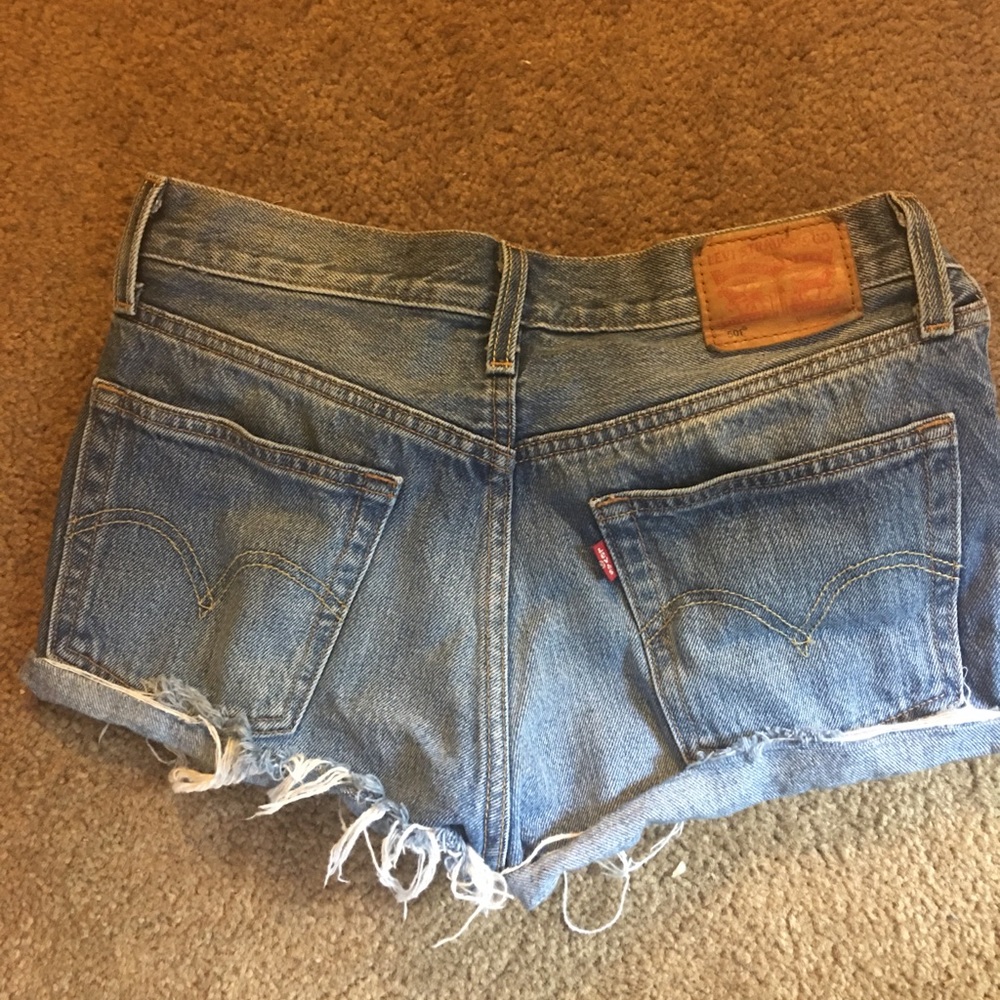 Levi’s vintage cut off shorts. Size W26. - Picture 1 of 4